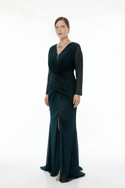 فستان سهرة أخضر زمردي لامع مكشكش بمقاسات كبيرة